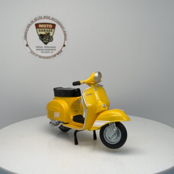 1976 Vespa 200 Rally - 1:18 Ölçek (12cm) Kutulu Standlı Diecast Model (Sarı)